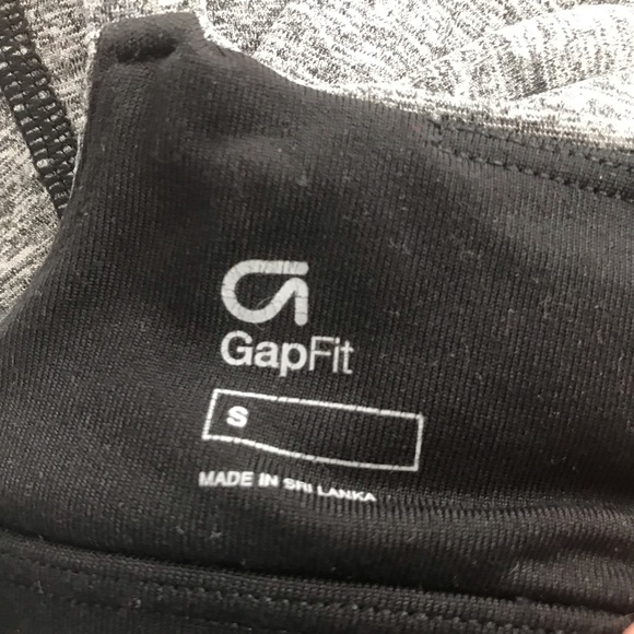 Gapfit Gray Built In Bra Workout Top Size S - Picture 7 of 8